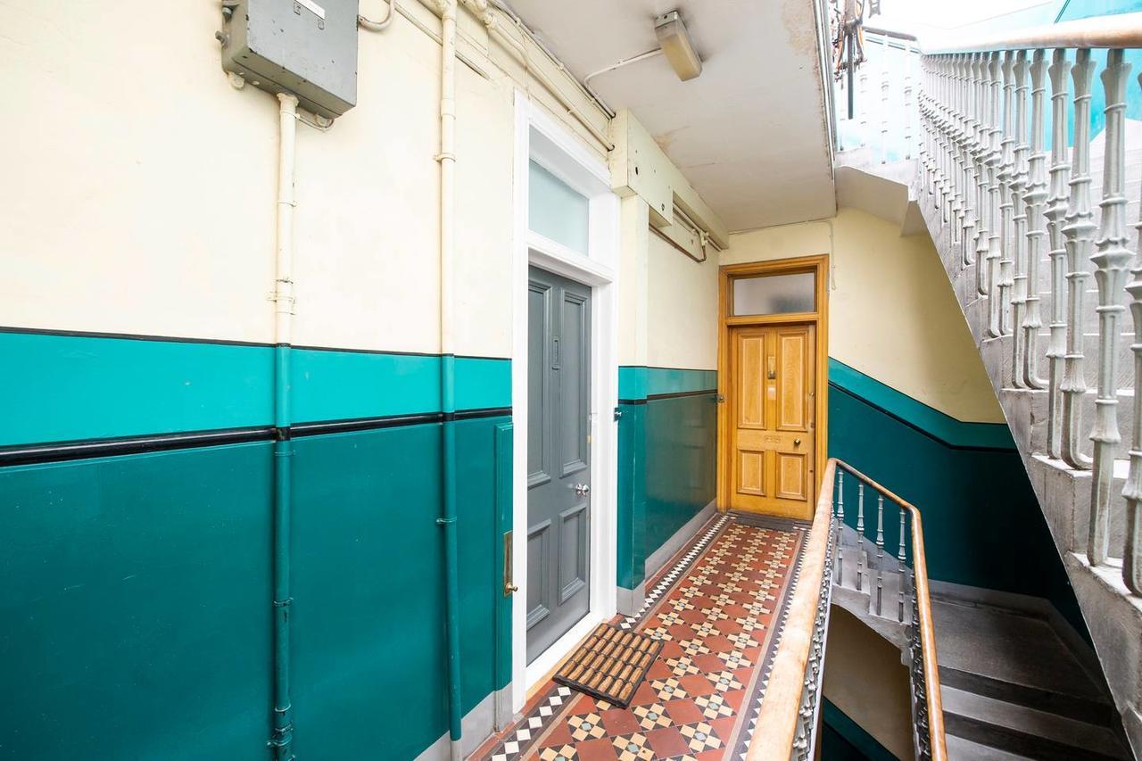 Bright With Stunning Views Appartement Edinburgh