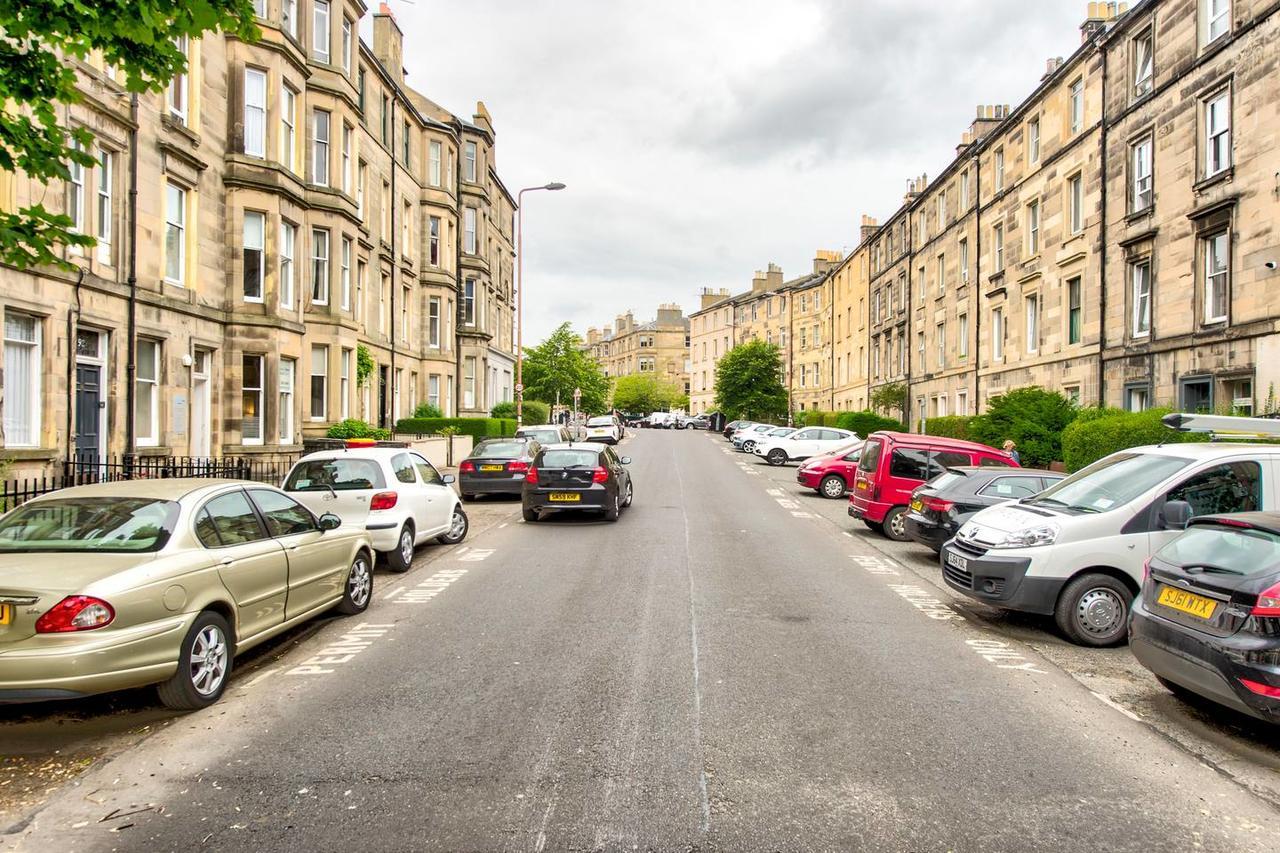 Bright With Stunning Views Appartement Edinburgh
